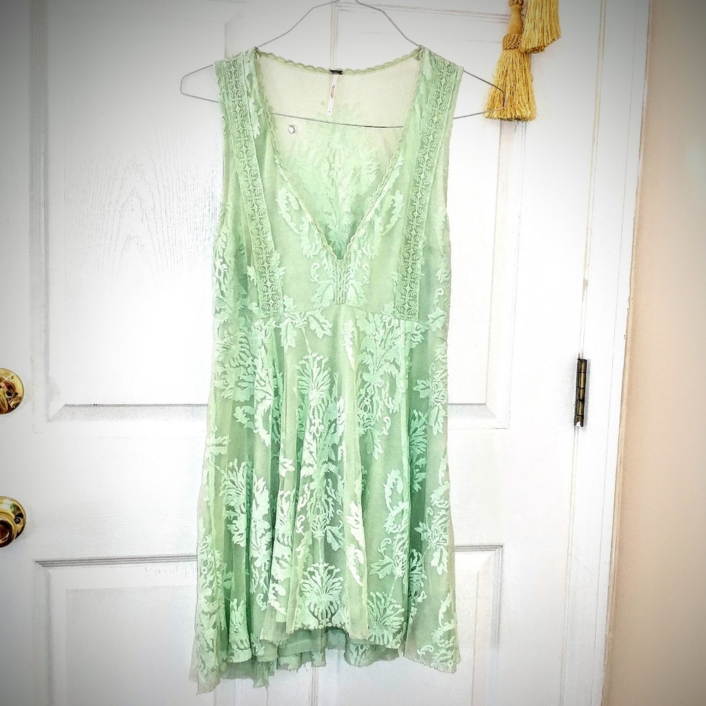 ✌Free People See Foam green lace dress🌹 - Picture 7 of 8